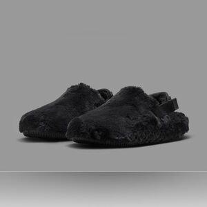 WMNS Nike Calm Mule SE
"Triple Black Fur" Size 8 NWOB